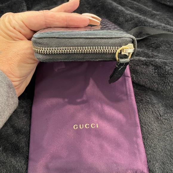 Gucci zip around wallet💜💜EUC - Picture 4 of 6